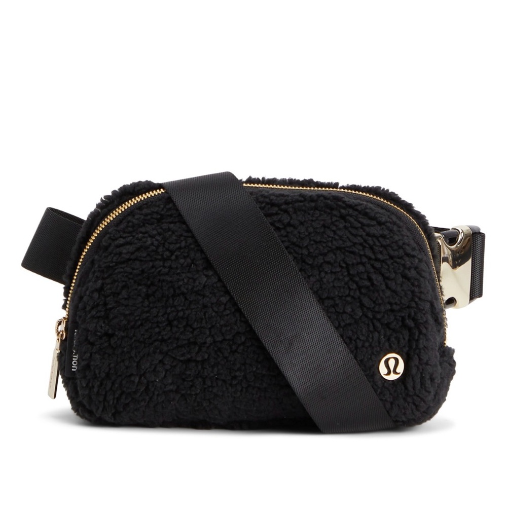 Lululemon Sherpa belt bag